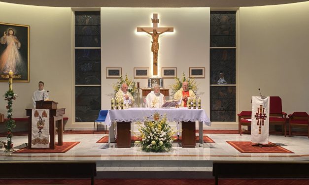 Msza św. Wigilii Paschalnej w Wielką Sobotę, Essendon