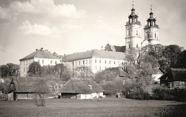 Stara Wieś, kolegium jezuitów