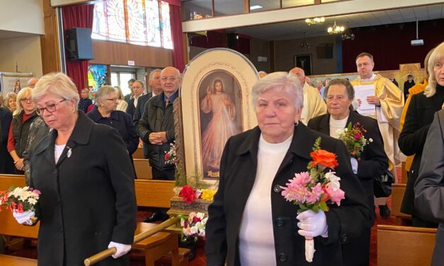 2 N. Wielkanocna, Uroczystość Bożego Miłosierdzia, Essendon