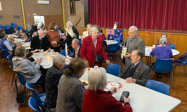 4 N. Wielkanocna i ANZAC Day, Essendon