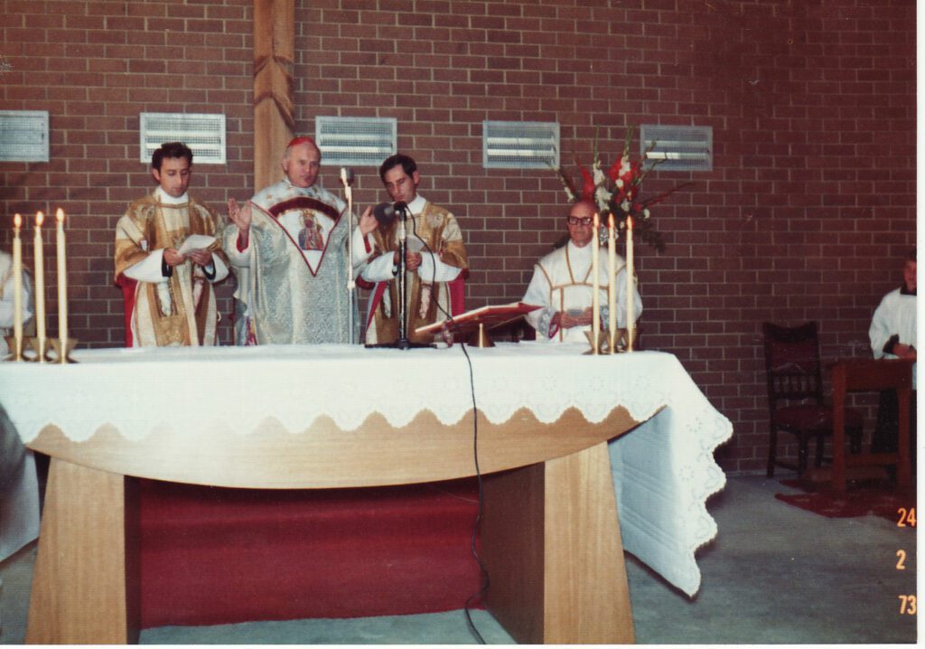 Pierwsza Eucharystia po poświęceniu 24.02.1973